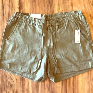 Old Navy shorts size 4 Olive color